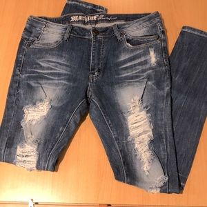 Super distressed Skinny Jean